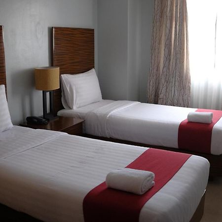 Sebastien Hotel Lapu-Lapu City Dış mekan fotoğraf